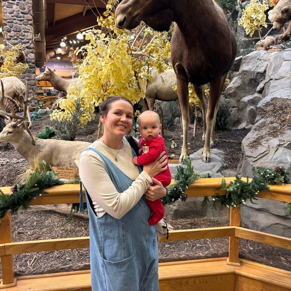 Meet your Posher, Kimberly - Picture 3 of 6